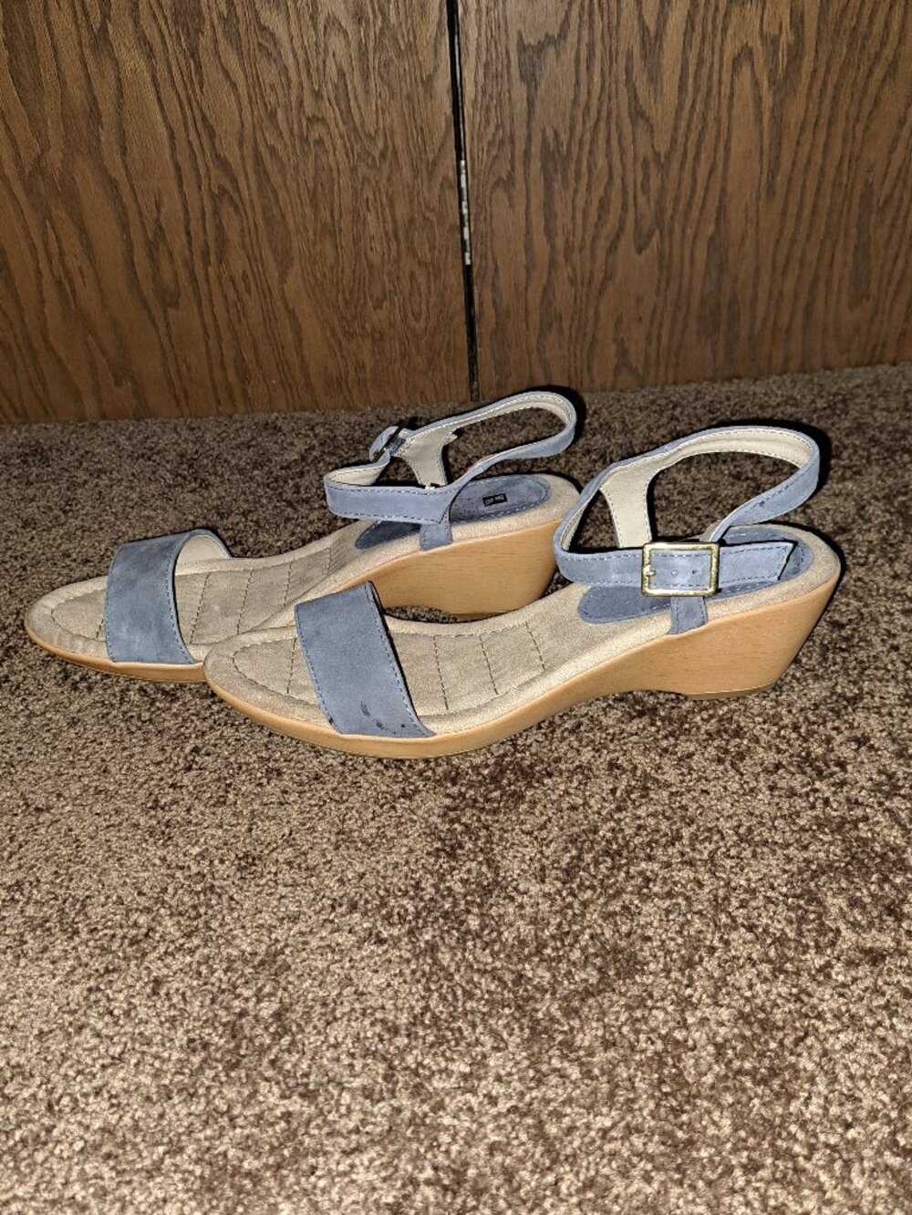 White Mountain Women's Corky Ankle Strap Blue Suede Sandals. - Picture 5 of 8
